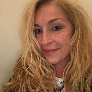 Meet your Posher, Lelaine